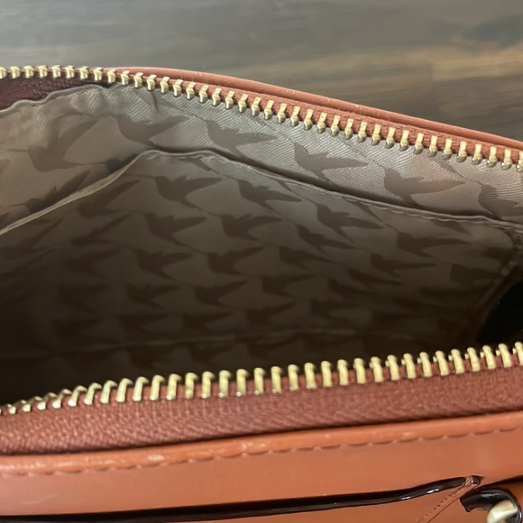 Lo & Sons Waverly 2 - Large in Sienna - Picture 6 of 7